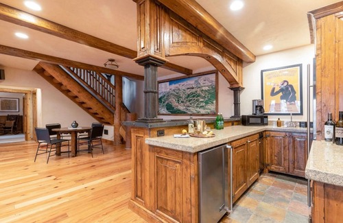 Mountain Village Cabin | Ute Lodge in the heart of Mountain Village