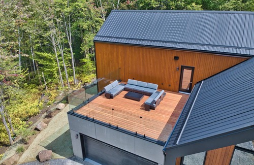 Lac Superieur Village Ski Chalet | Utopi@ chalet - Hot tub/Indoor parking/Kayak