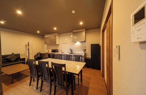 Yufuin Onsen House | UTSUNOMIYAPrivate house with modern Japanese House with Outdoor Hot spring/Yufu Ōita