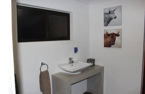 Opuwo Cabin | Uukwaluudhi Safari Lodge