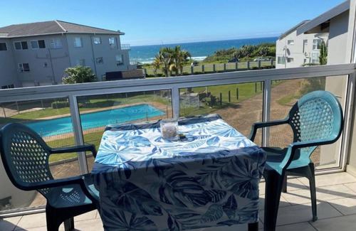 Manaba Beach Apartment | Uvongo Chalet 11 Room 289