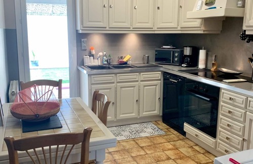 Uzes Villa | UZES A PIED : AIR-CONDITIONED VILLA - PRIVATE POOL - ENCLOSED GROUNDS