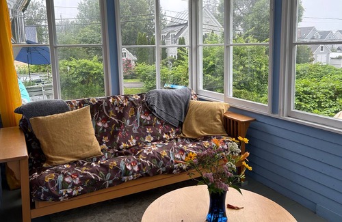 Peaks Island House | Välkommen & Namaste! STHR - OO5518-2023