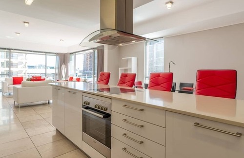 Victoria and Alfred Waterfront Apartment | V &A waterfront CanalsAirconWrap around balcony!
