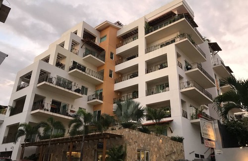 Amapas Condo | V177 LUXURY 1892 SQ FT 2 BEDROOM CONDO ROMANTIC ZONE 1/2 BLOCK LOS MUERTOS BEA