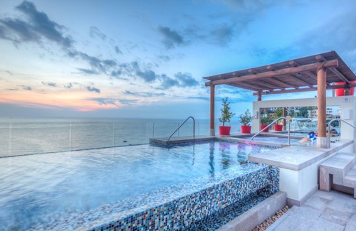 Amapas Condo | V177 LUXURY 1892 SQ FT 2 BEDROOM CONDO ROMANTIC ZONE 1/2 BLOCK LOS MUERTOS BEA