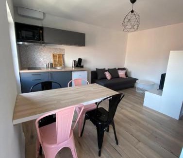 Valence Apartment | V3 Studio tout confort plein centre 5 min Golfech