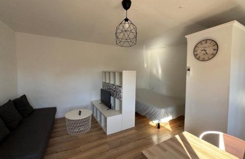 Valence Apartment | V3 Studio tout confort plein centre 5 min Golfech