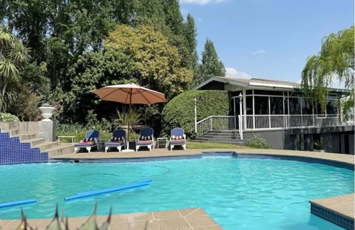 Vaalview House | Vaal River Boathouse Bungalow