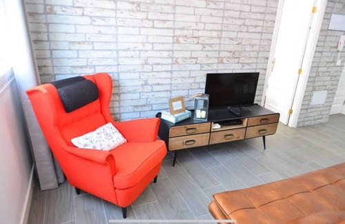 Las Palmas de Gran Canaria Apartment | Vacation Home 'Alina' close to the Beach with Wi-Fi