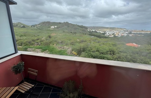 Las Palmas de Gran Canaria Apartment | Vacation 'La Montañita' with Sea View, Private Terrace and Wi-Fi