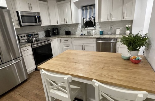Pompano Beach House | Vacances au Soleil à 5 km de la Plage Avec Piscine et spa Privés