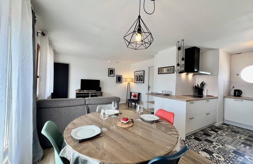 Quiberon Apartment | "Vacances Gourmandes " center & beach parking wifi bicycle garage