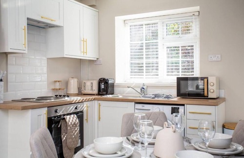 Haltwhistle House | Vacant Nests Castle Hill Wi-fi Village