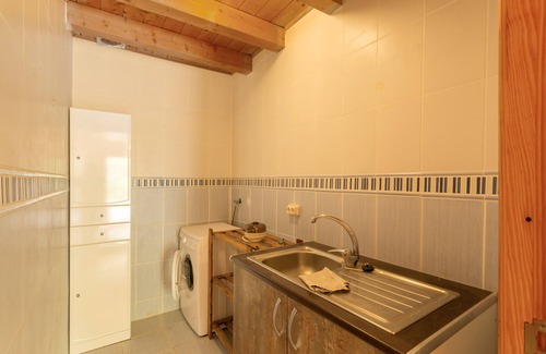 San Bartolome de Tirajana Apartment | Vacation Apartment 'La Réunion' with Shared Pool, Shared Terrace and Wi-Fi