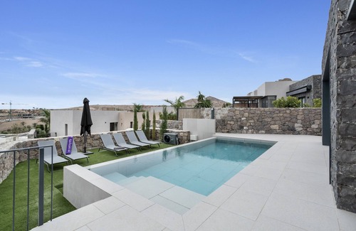 San Bartolome de Tirajana Villa | Vacation Villa 'Yucas 17' with Sea View, Wi-Fi and Air Conditioning