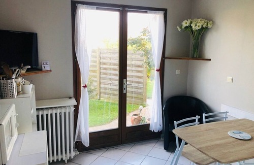 Saint-Jouan-des-Guerets Apartment | Vacation studio summer 2025 near St Malo, Mt St Michel, Dinan and Cancale