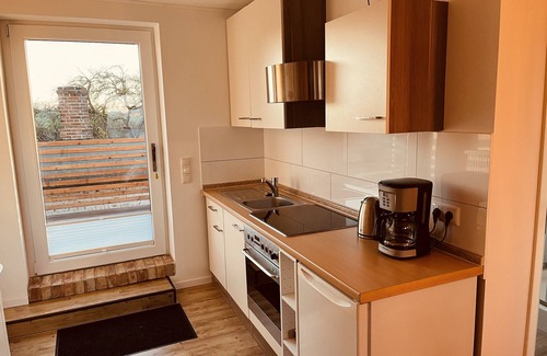 Meschendorf Apartment | Vacation apartment "Baltic Sea in view" 50m walk to the beach and sea view