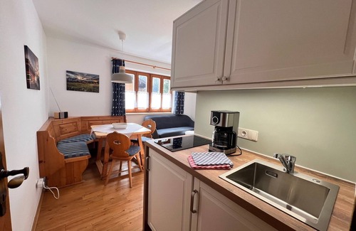 Oberschonau Apartment | Vacation apartment no. 5, 2-4 persons, 47 sqm, 2 bedrooms, balcony