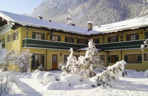 Oberschonau Apartment | Vacation apartment no. 5, 2-4 persons, 47 sqm, 2 bedrooms, balcony