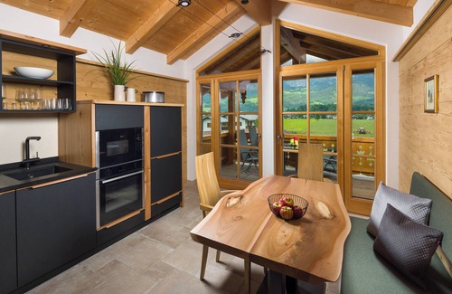 Oberschonau Apartment | Vacation apartment Bergulme, 1 - 4 persons, 89 sqm, 2 separate bedrooms, kitchen, living room, balcony
