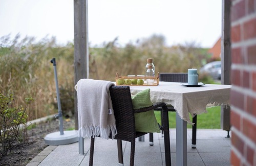 Wremen Apartment | Vacation apartment Wremer Bogen 9-1-1 directly on the mudflats and with terrace.