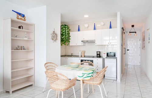 Puerto del Carmen Apartment | Vacation Apartment 'Vistamar' with Sea View and Wi-Fi