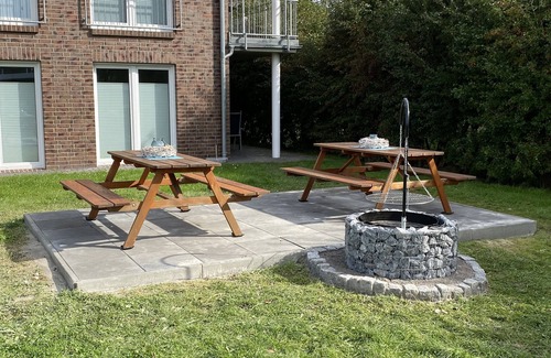 Fedderwardersiel Apartment | Vacation apartment Seeigel with sauna, directly on the dike