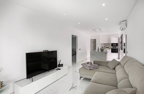 Playa del Ingles House | Vacation Apartment 'Sunset House Maspalomas' with Shared Pool and Wi-Fi