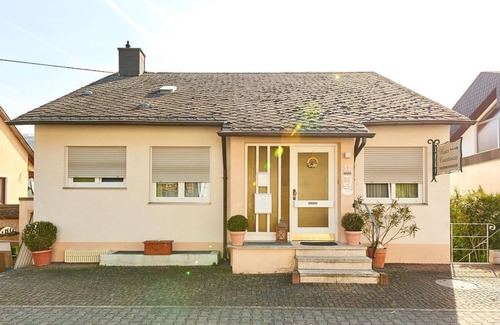 Kues Apartment | Vacation apartment Burgblick - House Constanze