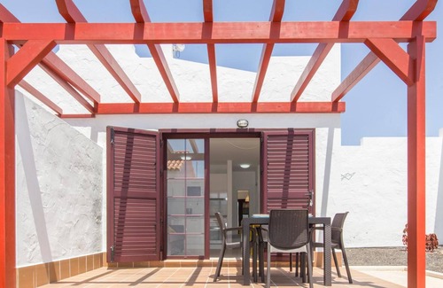 Caleta de Fuste Apartment | Vacation Apartment 'Casita Del Sol' with Private Pool, Private Terrace and Wi-Fi