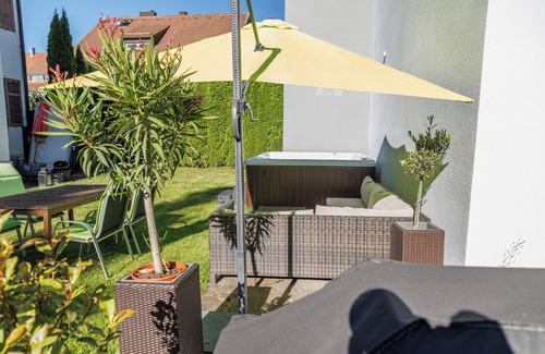 Kempten Apartment | Vacation apartment for 6 people in the Allgäu, garden, jacuzzi, pets welcome