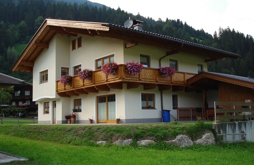 Schwendau Apartment | Vacation apartment for 2 to 9 people