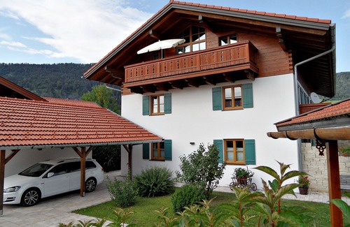 Reit im Winkl Apartment | Vacation apartment at the Fegg with sunny west-facing balcony, 2 bedrooms and kitchenette