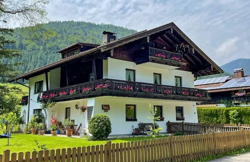 Weissbach an der Alpenstrasse Apartment | Vacation apartment 1 - Haus Hochhäusler