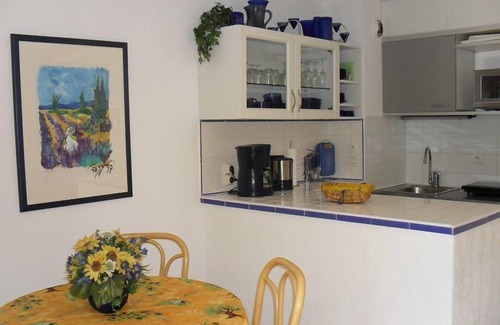 La Croix-Valmer Apartment | Vacation apartment in a small complex, with pool, parking space, loggia, terrace