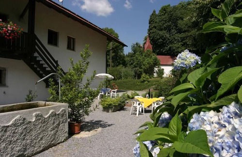 Schwarzach Apartment | Vacation apartment (80sqm) with balcony and fireplace