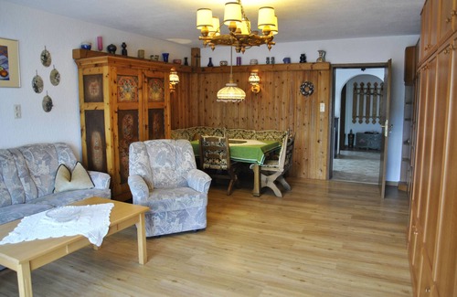 Mittenwald Apartment | Vacation apartment 'am Oberen Rain', cozy 1-room apartment with mountain view at the edge of the forest