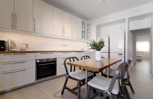 Telde Apartment | Vacation Apartment 'Balcon de Porteria' with Mountain View, Balcony and Wi-Fi