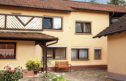 Burgpreppach Apartment | Vacation apartment (60sqm) with fully equipped kitchen just a few meters from the Haßberge Nature Park