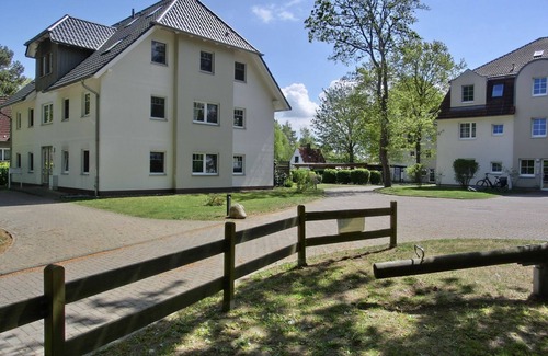 Graal Mueritz Apartment | Vacation apartment U2 - modern 3-room vacation apartment close to the beach for up to 4 people with