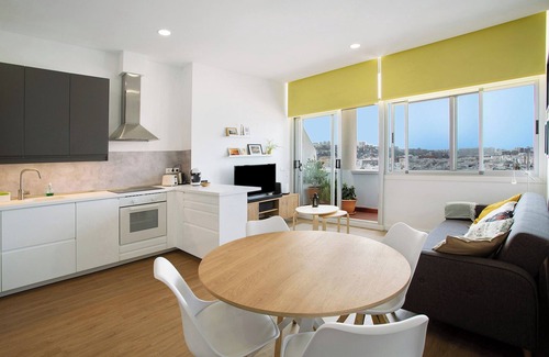 Vegueta Apartment | Vacation Apartment 'El Balcón De Triana' with Sea View, Balcony and Wi-Fi