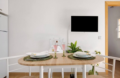 Tarajalejo Apartment | Vacation Apartment 'El Naranjo Con Jacuzzi' with Private Terrace, Private Garden and Wi-Fi
