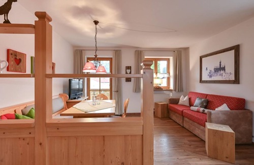 Rofleuten Apartment | Vacation apartment Edelsberg No. 2 on the first floor - Landhaus am Rosenbächle
