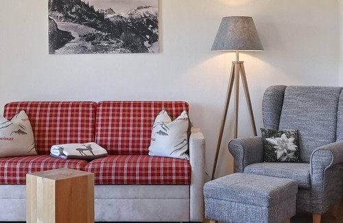 Rofleuten Apartment | Vacation apartment Edelsberg No. 2 on the first floor - Landhaus am Rosenbächle