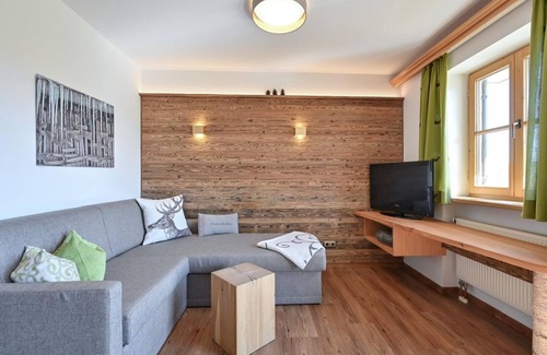 Rofleuten Apartment | Vacation apartment Edelsberg No. 3 on the first floor - Landhaus am Rosenbächle