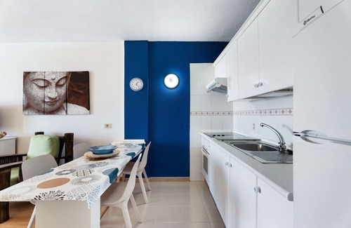 Bajamar Apartment | Vacation Apartment 'Edificio Nautilus' with Sea View and Wi-Fi