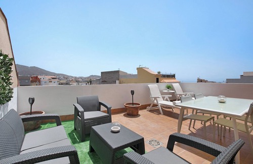 Cabo Blanco Apartment | Vacation Apartment 'Ático Garajonay' with Mountain View, Wi-Fi and Air Conditioning