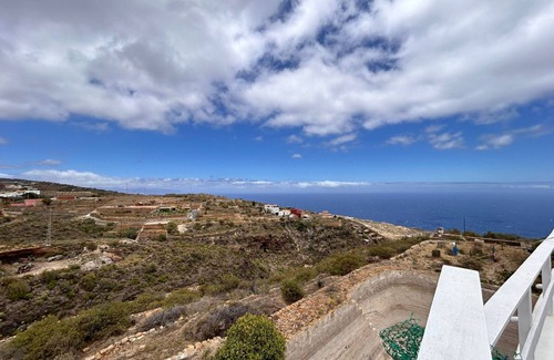 Guimar Apartment | Vacation Apartment 'Habitación Ra' with Shared Terrace and Shared Garden