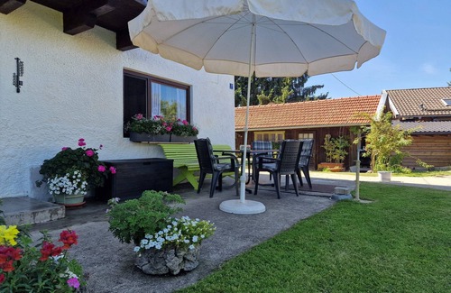 Bad Endorf Apartment | Vacation apartment farmhouse, 1st floor, 90 sqm, 4 separate bedrooms